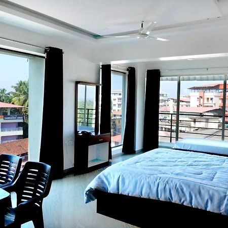 Dwarka Lodging & Boarding Mulki Esterno foto