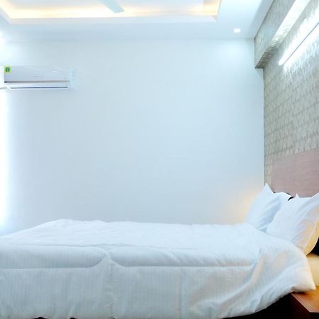 Dwarka Lodging & Boarding Mulki Esterno foto